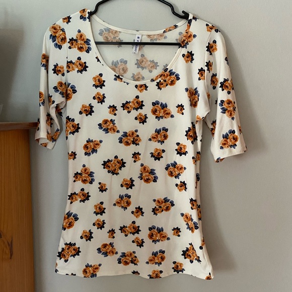 Piphany Tops - LAST CHANCE / Piphany Torrey Floral White Half-Sleeve Blouse Top XS/S